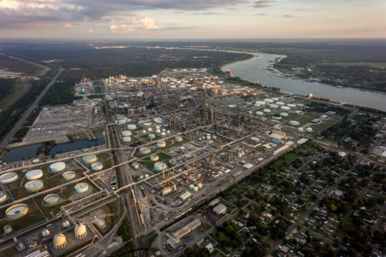 Chemical plants line the roads and suburbs of Cancer Alley, an area along the Mississippi River that stretches from New Orleans to Baton Rouge in Louisiana. Credit: Giles Clarke/Getty Images