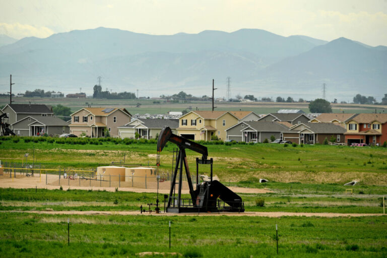 An oil pump jack operates near a suburban neighborhood in Dacono, Colo. Credit: Helen H. Richardson/The Denver Post via Getty Images