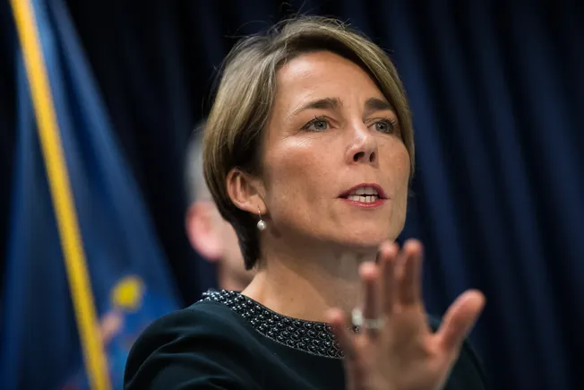 Mass. governor orders state to pursue 15 GW of resources, including storage, VPPs