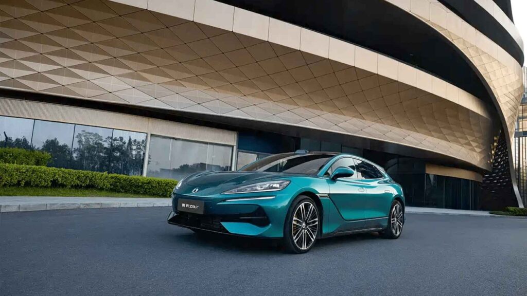 It Promised to Beat Porsche, It Has 1,140 Horsepower… and One Detail Reviewers Can’t Stop Talking About