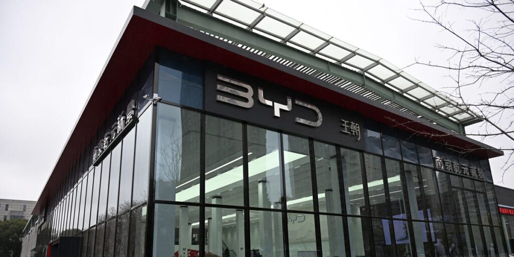 China’s EV Boom Shows Strain as BYD Slips