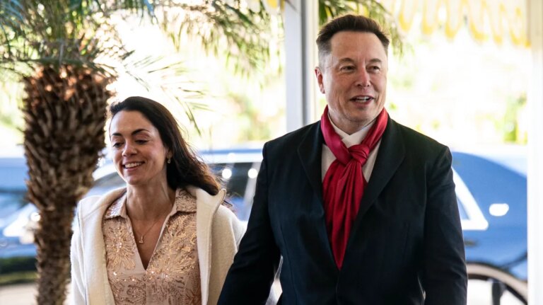 Tesla falls short of revenue forecasts