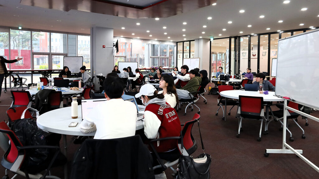 First-ever energy & climate hackathon at U Asia Campus – @theU