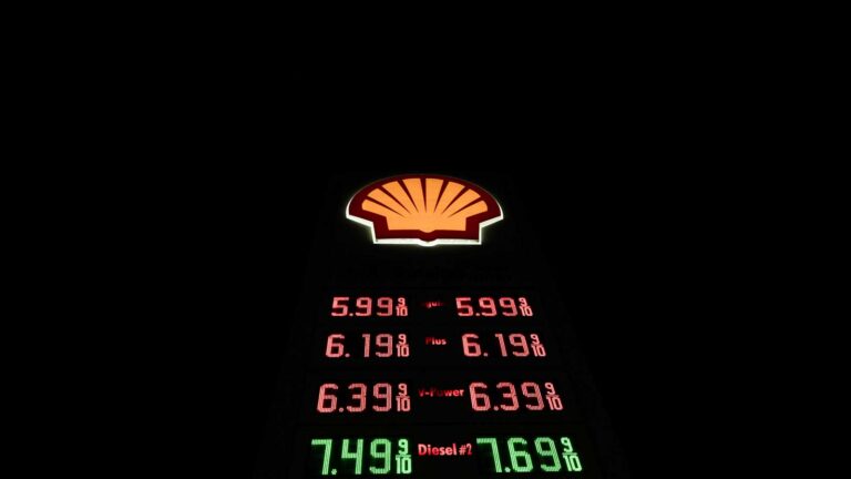 Latinos hit hard as energy prices increase » Yale Climate Connections