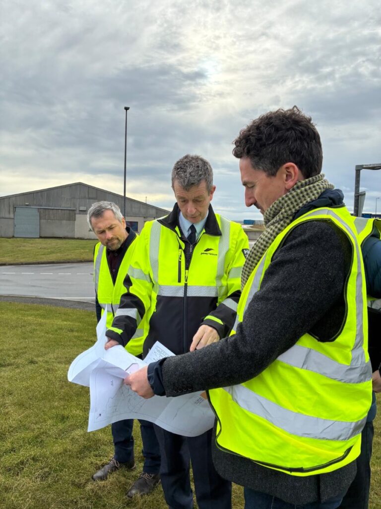 Qair Browsing Scottish Ports for 1 GW Floating Wind Farm’s O&M Base