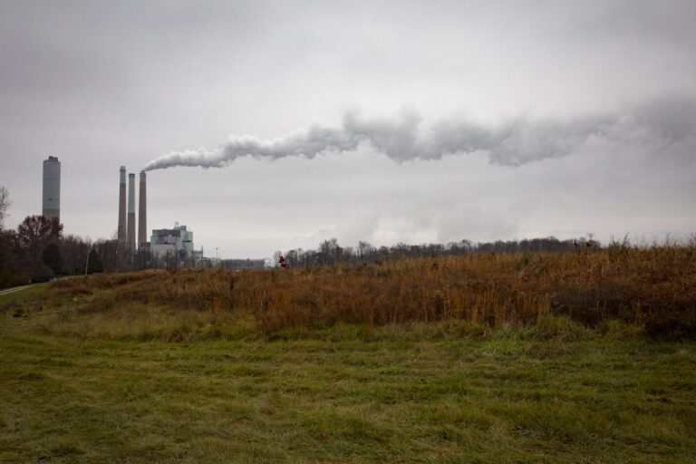 AES Indiana’s Petersburg Generating Station in Petersburg, Ind., has been burning coal since the 1960s but will shutter all of its coal firing units over the next few years. The plant is converting some generating units to natural gas and will also host an 800 megawatt-hour battery storage system expected to come online late next year. (Robert Zullo/States Newsroom)