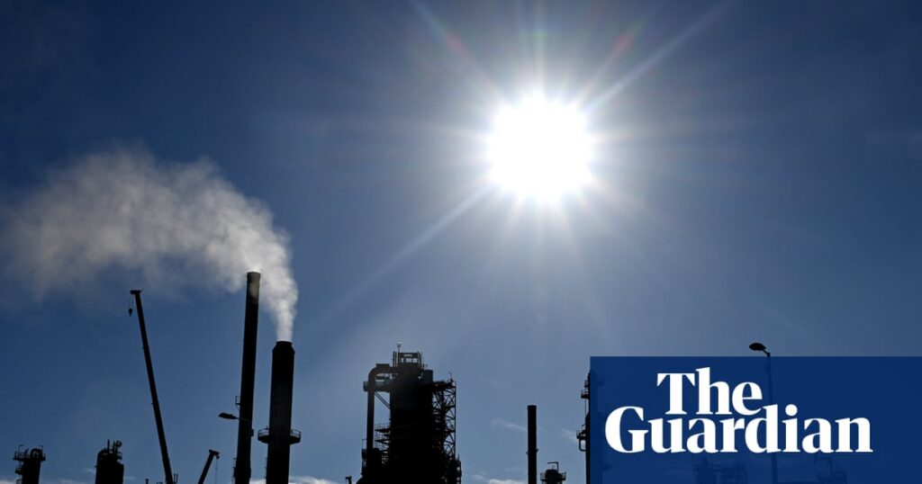 Mooted WA oil refinery ‘dinosaur technology’ amid clean energy transition, experts say | Western Australia