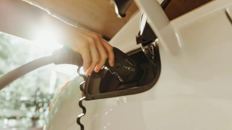 China is shattering EV charging records with companies like BYD, CATL and Geely pushing them to be even faster than ever