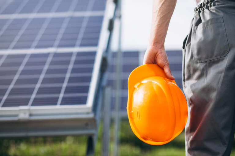 Nearly 37,000 clean energy jobs lost in 2025, E2 reports