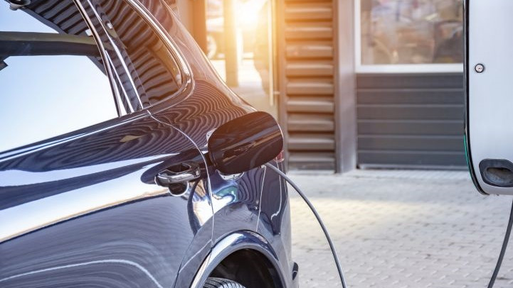 Fuel Price Shock Pushes Global Gas Car Sales Below 50% for First Time